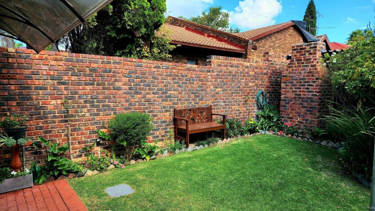 Lavender Villa No Loadshedding Kempton Park Exterior photo